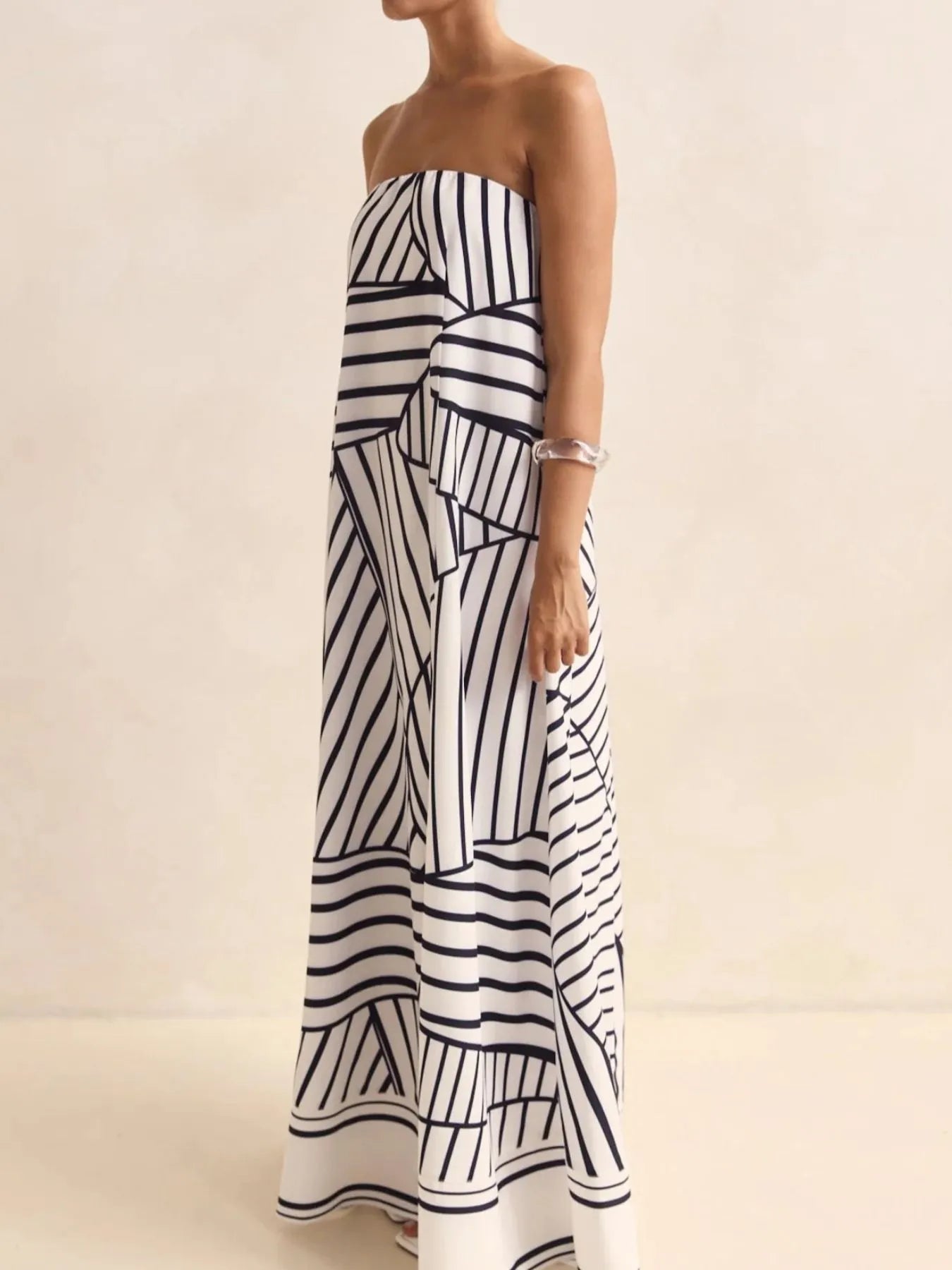 Image of Smocked Printed Tube Maxi Dress | Queeble.shop