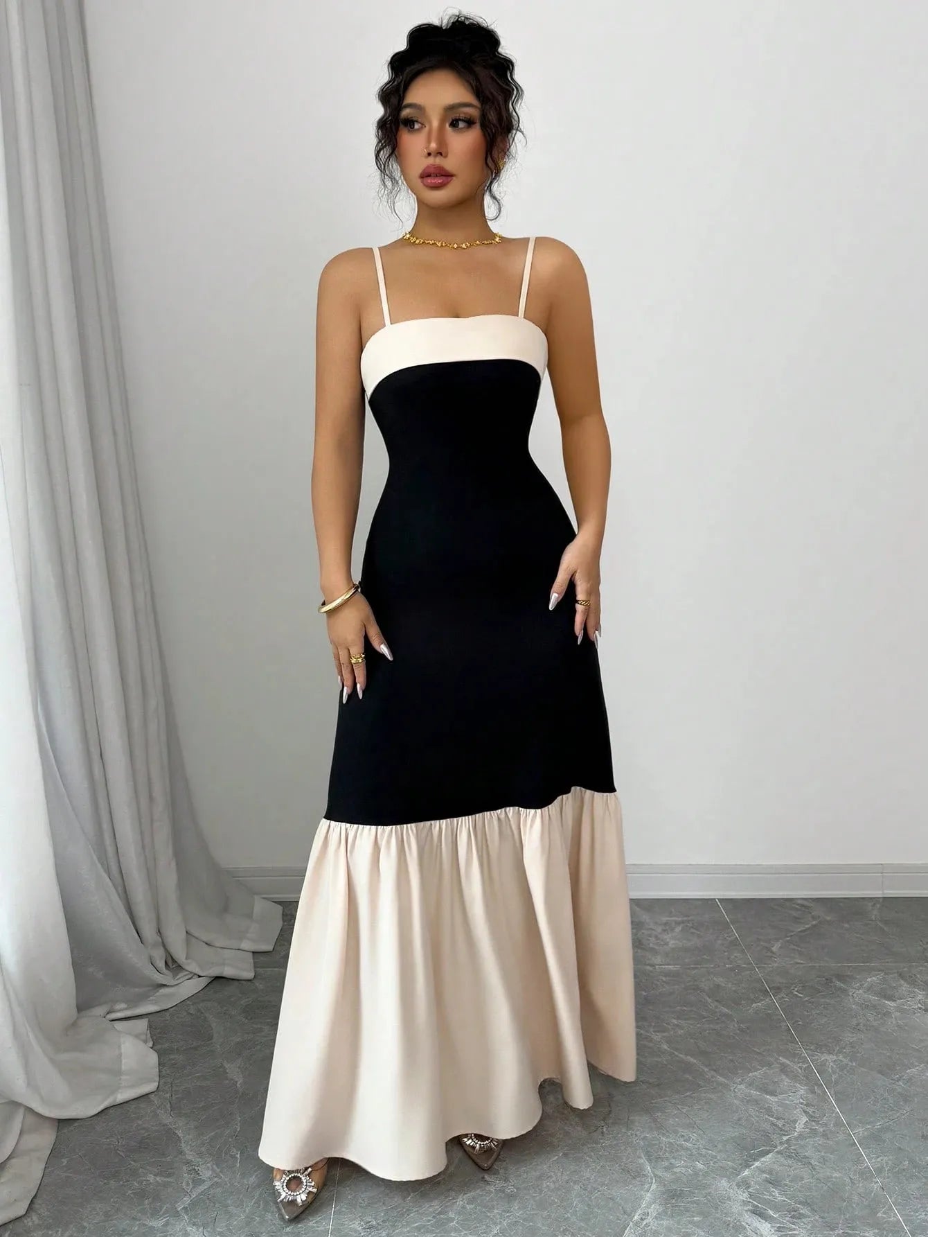 Image of Two-Tone Spaghetti Strap Maxi Dress | Queeble.shop