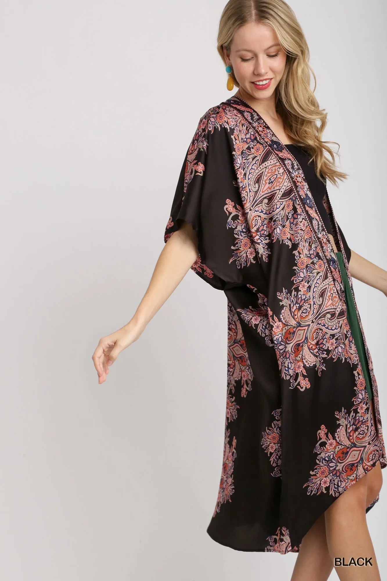 Image of Umgee Satin Border Print Short Sleeve Open Front Kimono | Queeble.shop