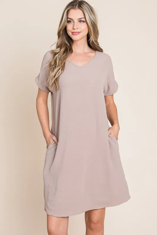 Image of BOMBOM V-Neck Short Sleeve Dress with Pockets | Queeble.shop