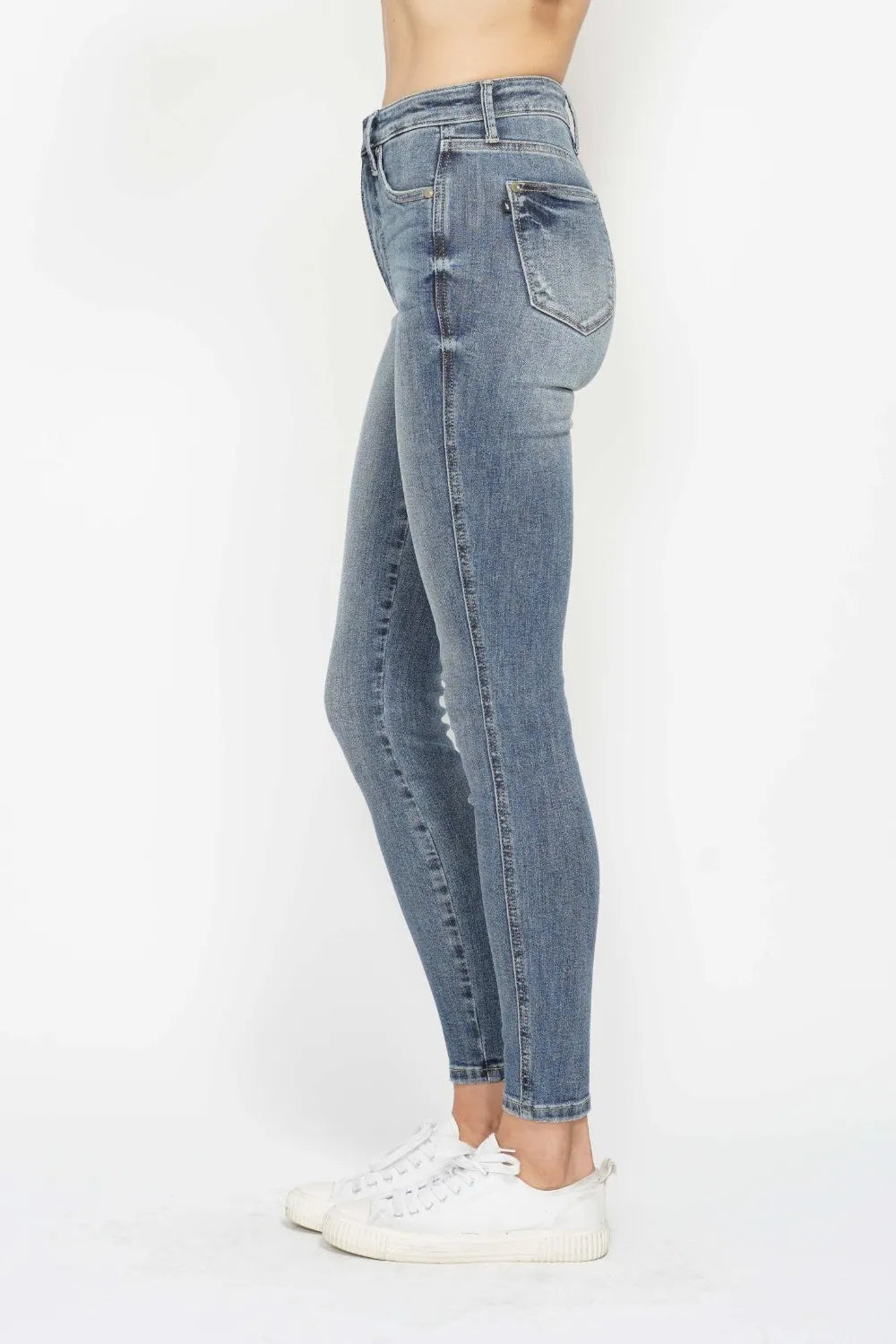 Image of Judy Blue Full Size Tummy Control Contrast Wash Skinny Jeans | Queeble.shop