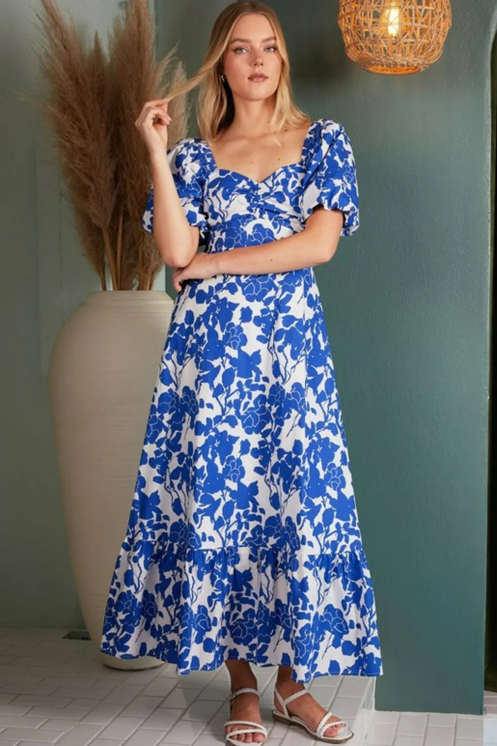 Image of Mittoshop Cutout Back Floral Sweetheart Neck Puff Sleeve Dress | Queeble.shop