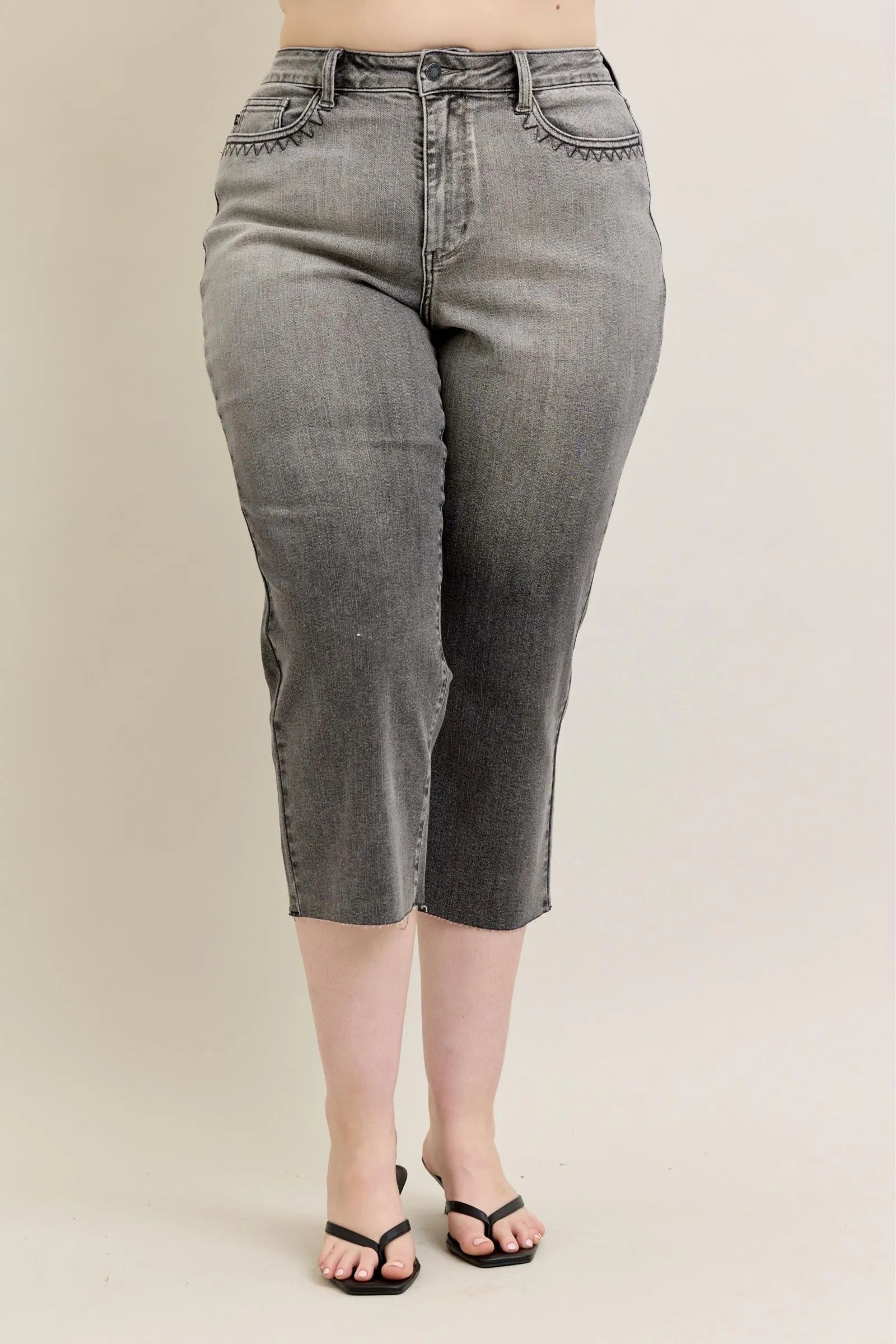 Image of Judy Blue Full Size Wide Leg Capris Jeans Plus Size | Queeble.shop