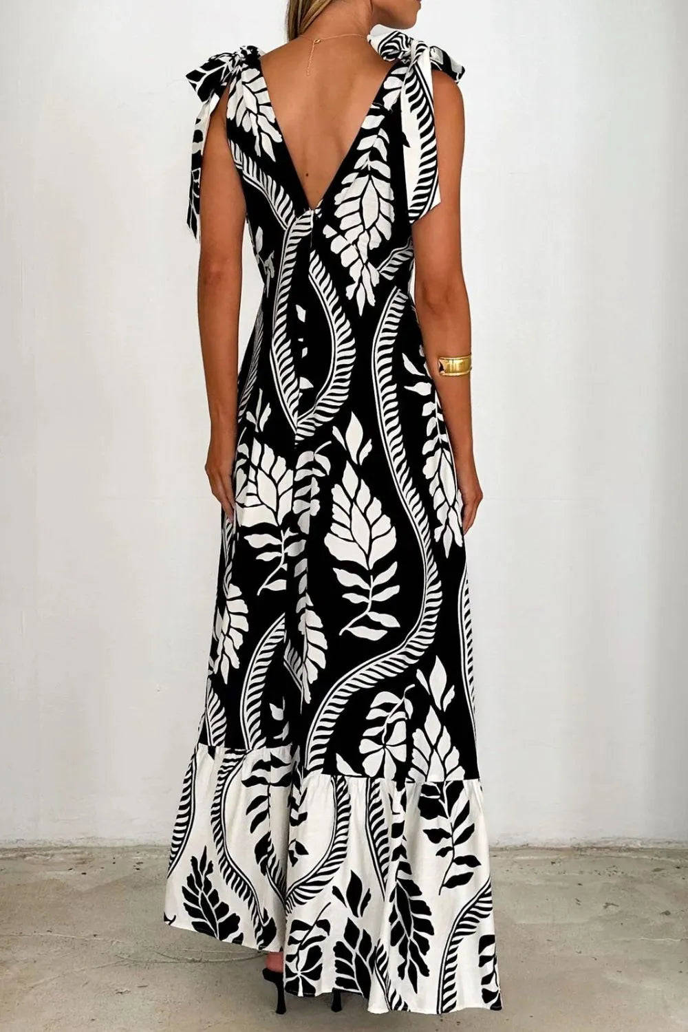 Image of Printed V-Neck Tie Shoulder Midi Cami Dress | Queeble.shop