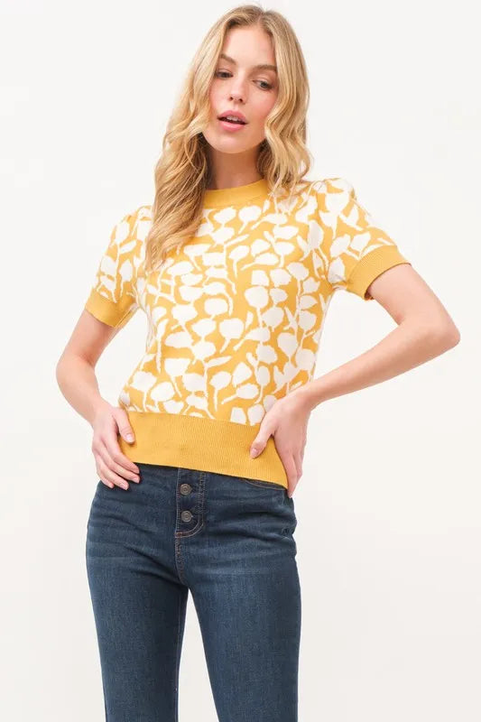 Image of And The Why Short Sleeve Leaf Pattern Knit Top | Queeble.shop