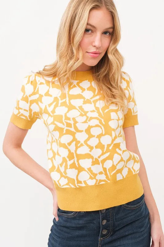 Image of And The Why Short Sleeve Leaf Pattern Knit Top | Queeble.shop