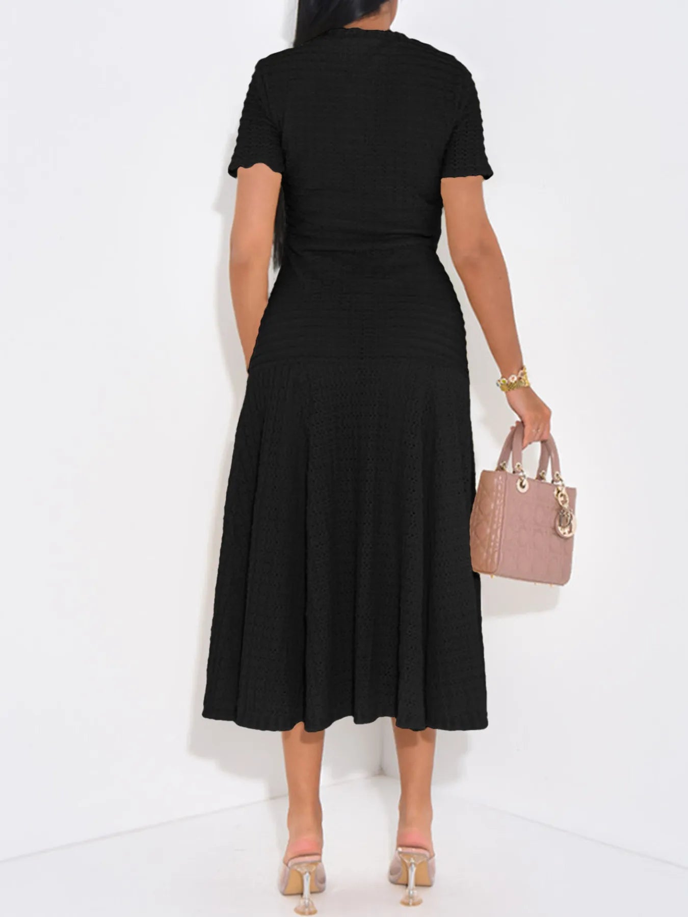 Image of Textured Knit Short Sleeve Dress | Queeble.shop