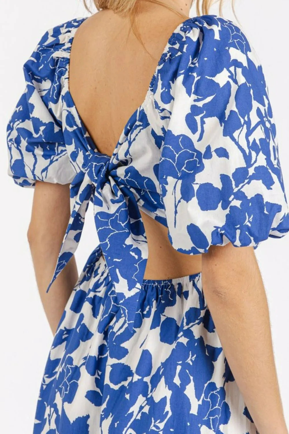 Image of Mittoshop Cutout Back Floral Sweetheart Neck Puff Sleeve Dress | Queeble.shop