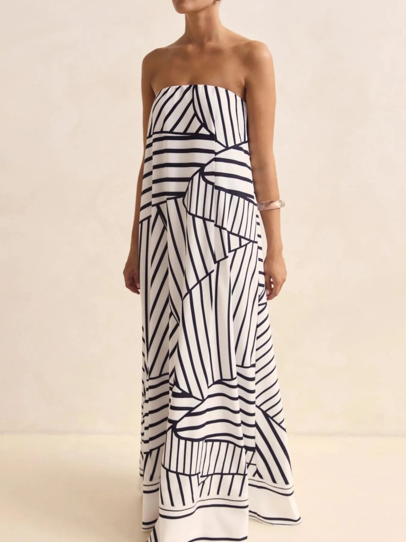 Image of Smocked Printed Tube Maxi Dress | Queeble.shop