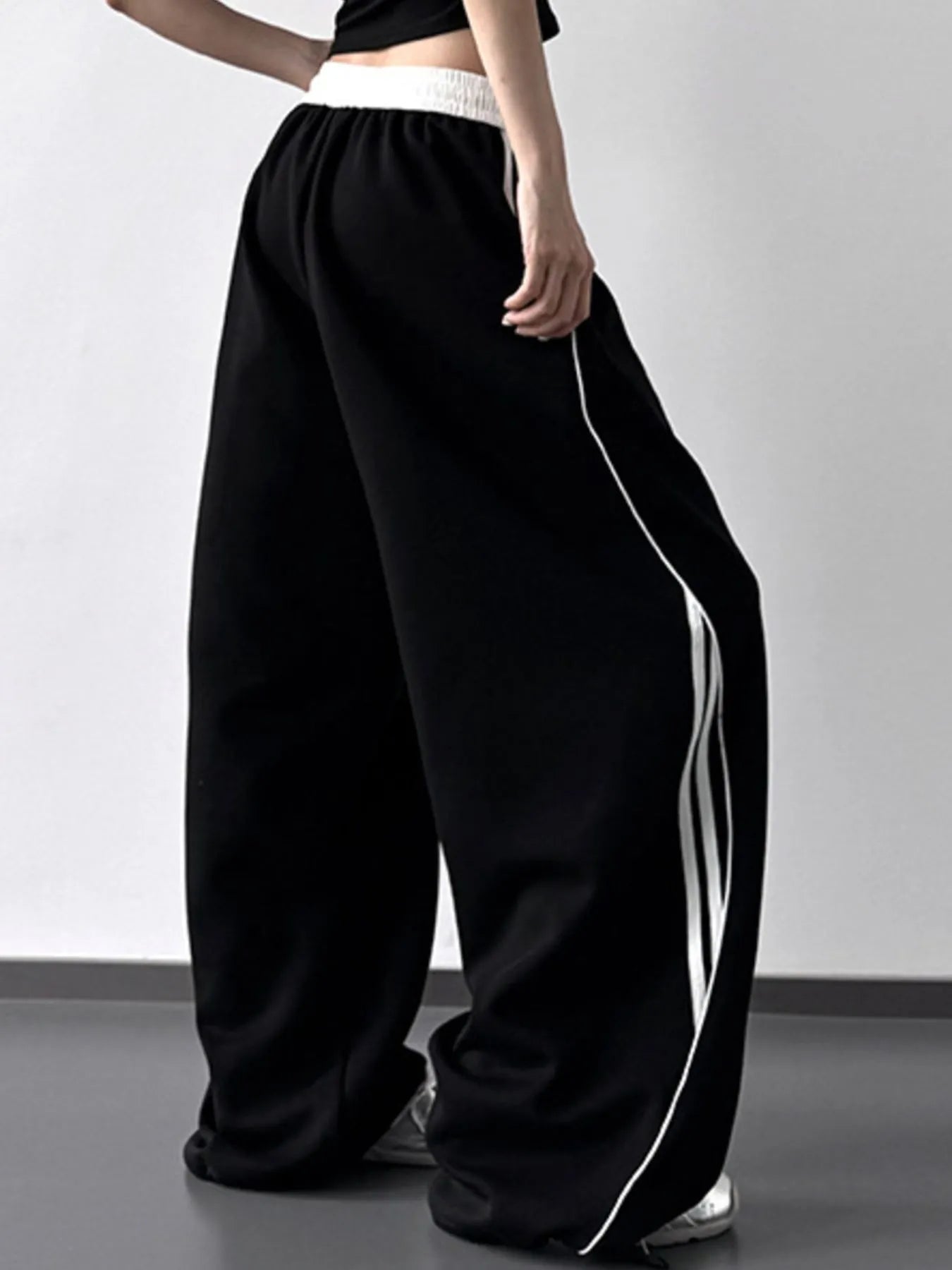 Image of Oversized Streetwear Pants with Side Stripes | Queeble.shop