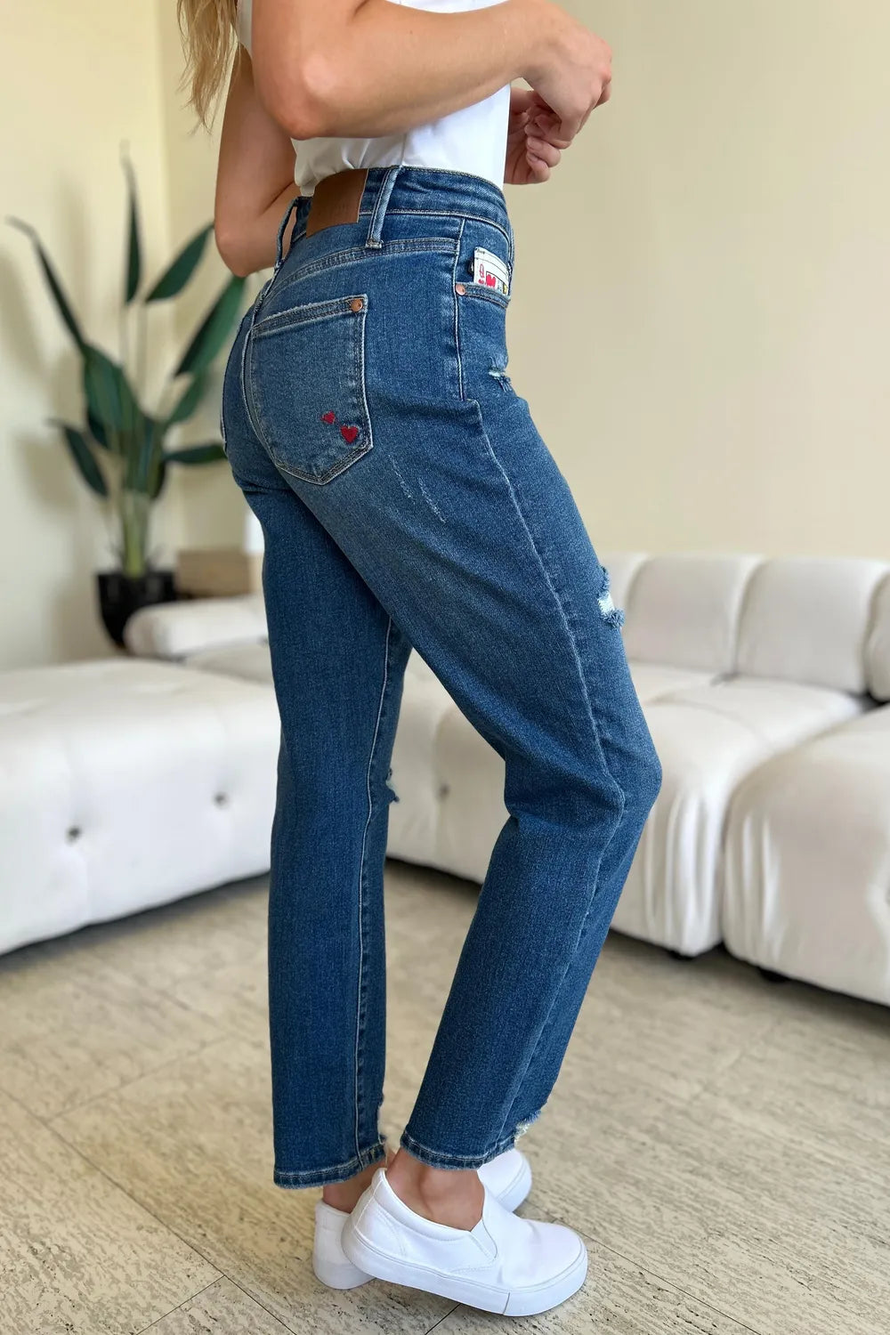 Image of Judy Blue Full Size Queen Of Hearts Coin Pocket BF Jeans | Queeble.shop