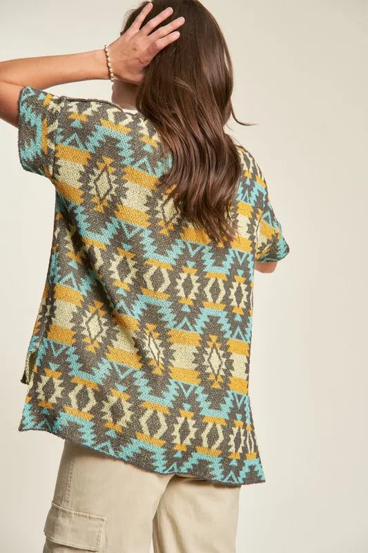 Image of Davi & Dani High-Low Geometric Round Neck Knit Top | Queeble.shop
