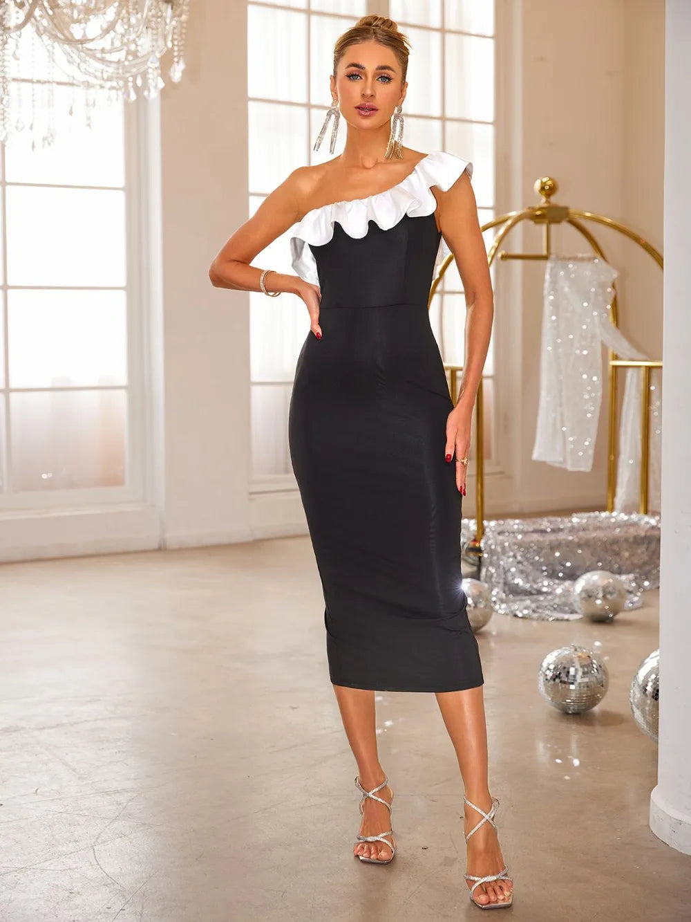 Image of Slit Contrast Single Shoulder Midi Dress | Queeble.shop