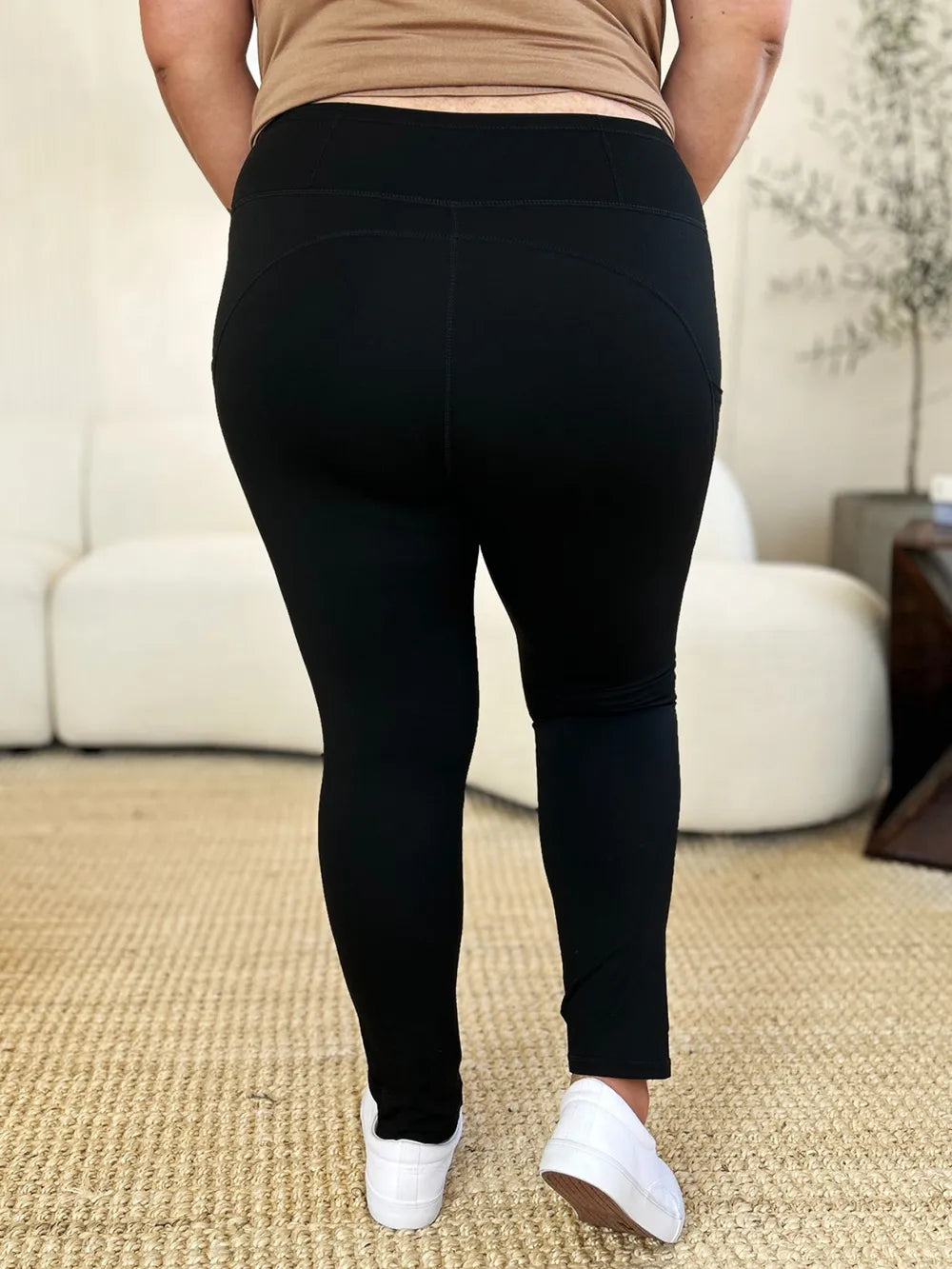 Image of Wide Waistband Sports Leggings | Queeble.shop