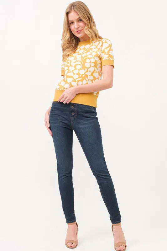 Image of And The Why Short Sleeve Leaf Pattern Knit Top | Queeble.shop