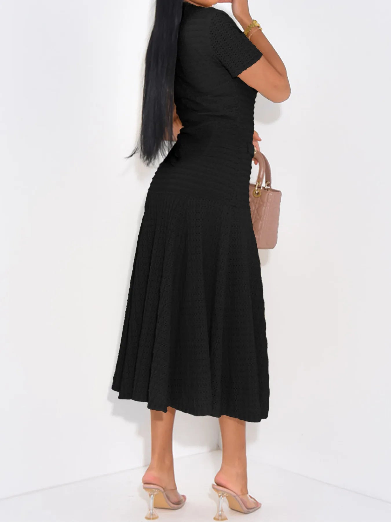 Image of Textured Knit Short Sleeve Dress | Queeble.shop