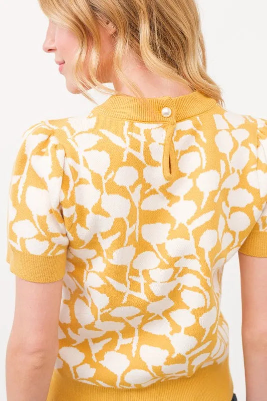 Image of And The Why Short Sleeve Leaf Pattern Knit Top | Queeble.shop