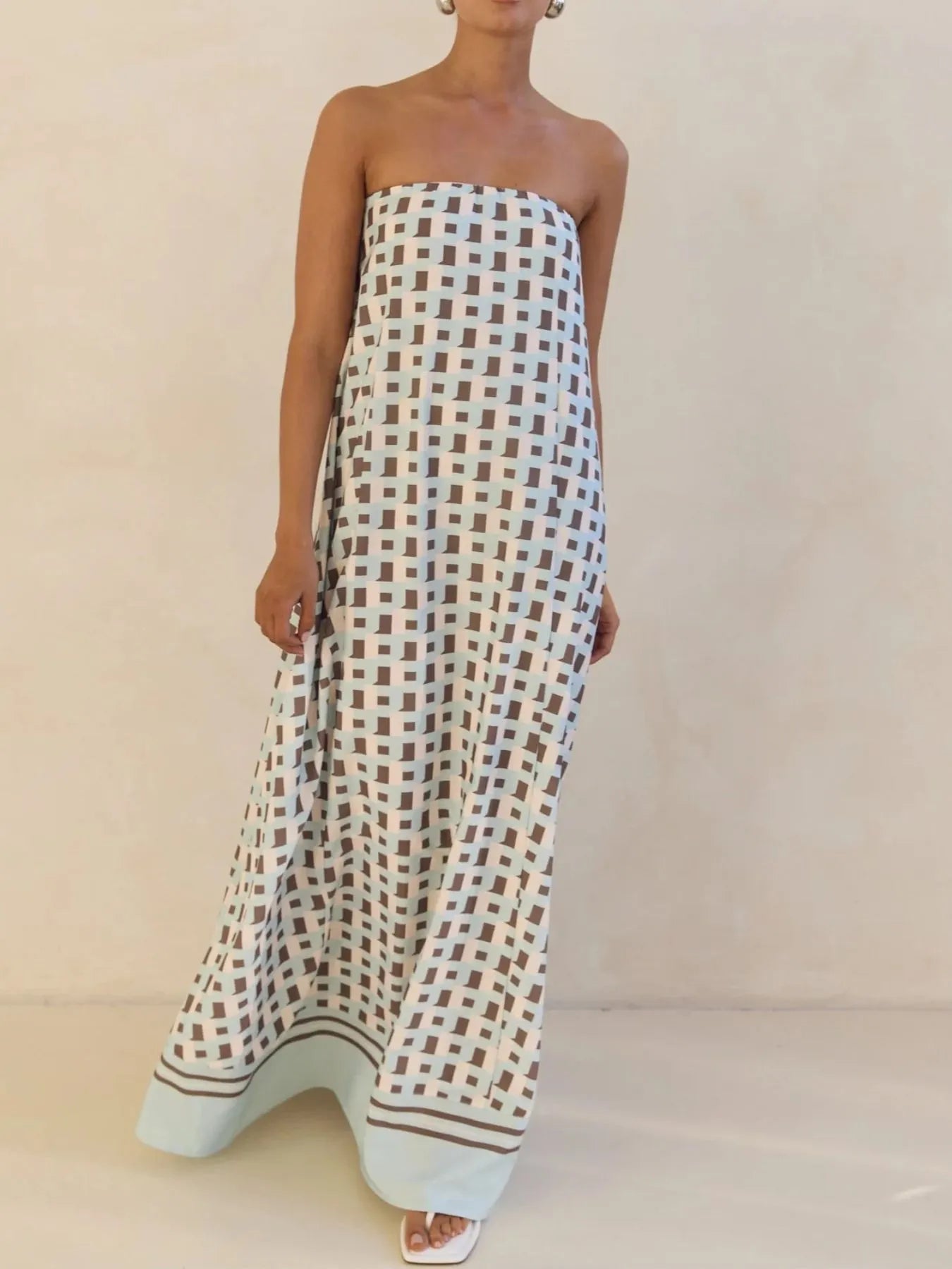 Image of Smocked Printed Tube Maxi Dress | Queeble.shop