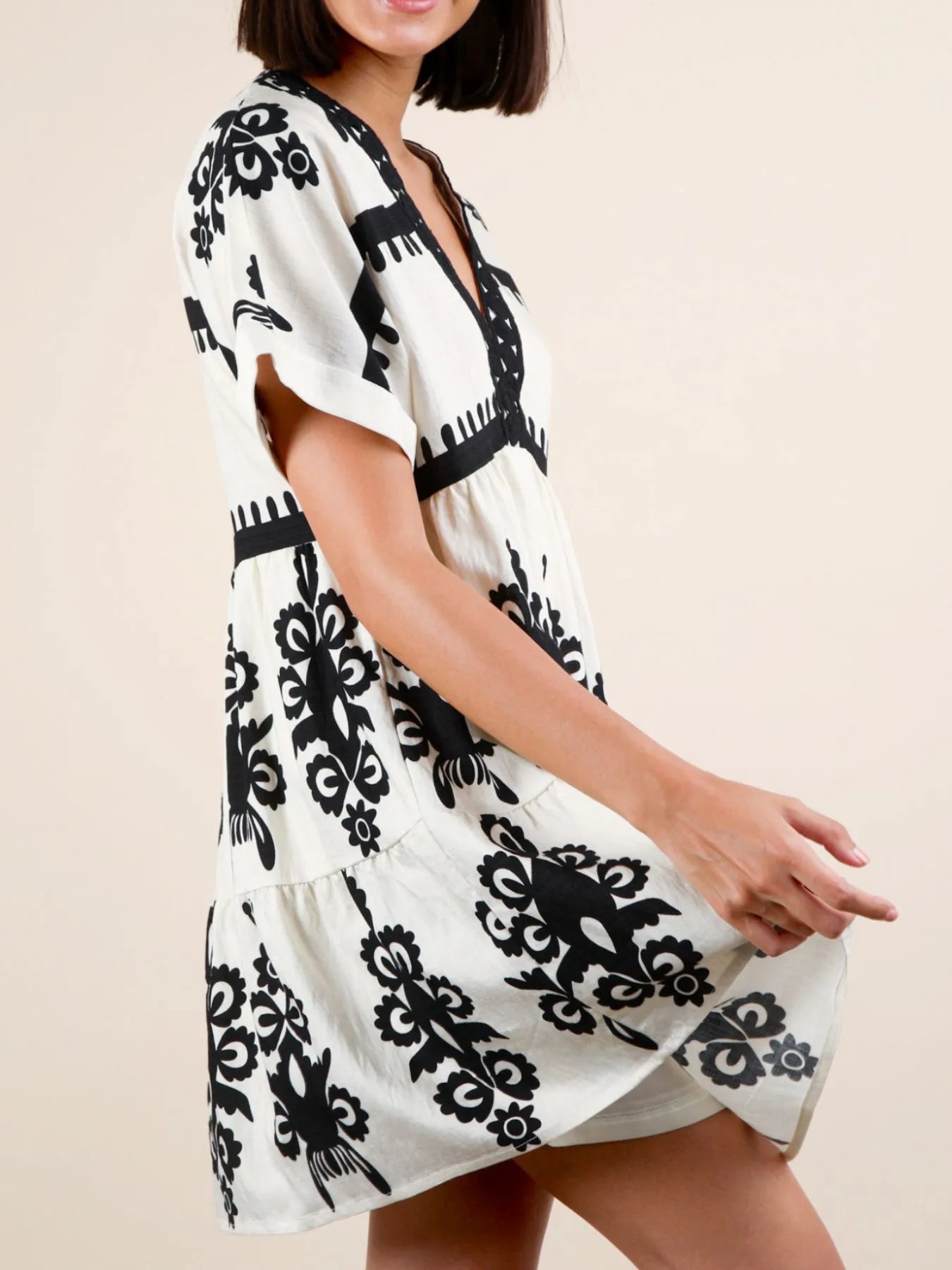 Image of Printed V-Neck Short Sleeve Mini Dress | Queeble.shop