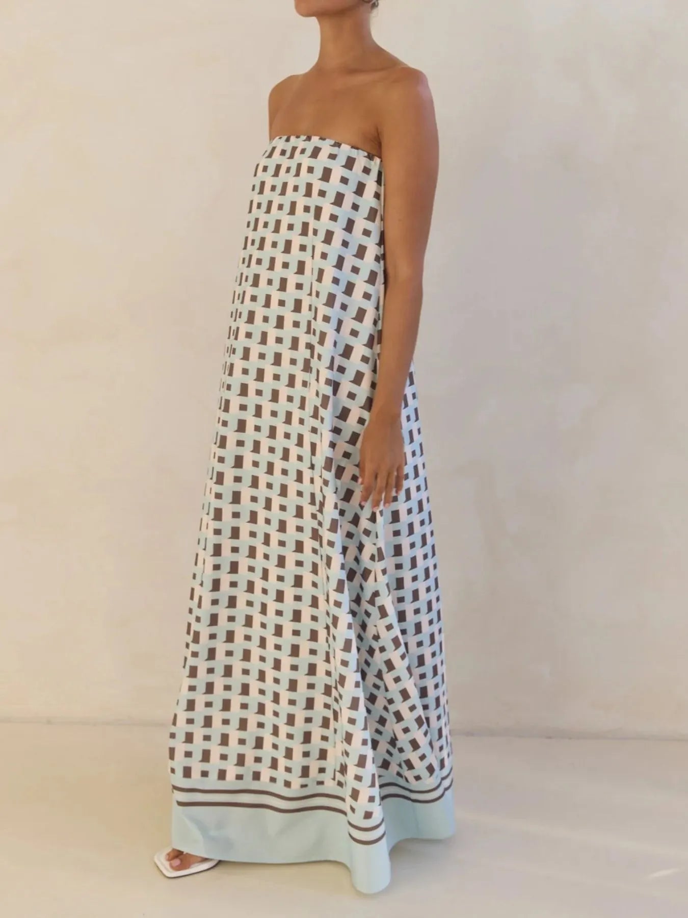 Image of Smocked Printed Tube Maxi Dress | Queeble.shop