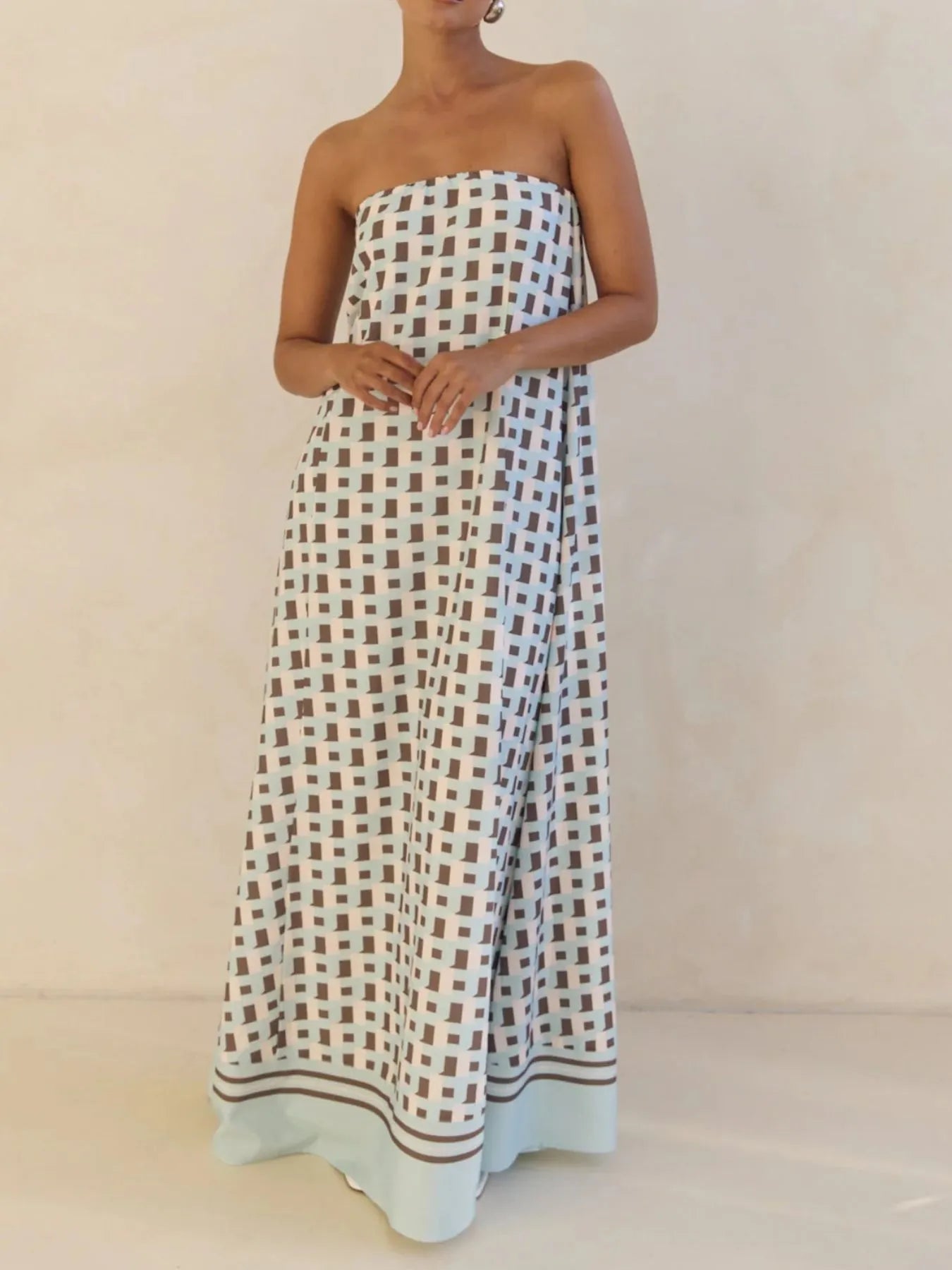 Image of Smocked Printed Tube Maxi Dress | Queeble.shop