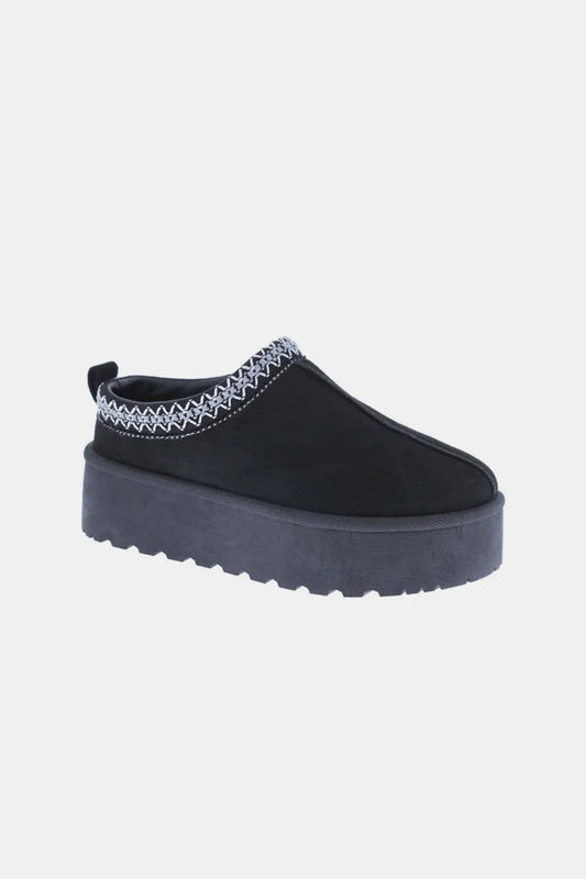 Image of Weeboo Platform Embroidered Trim Slip-On Boots | Queeble.shop