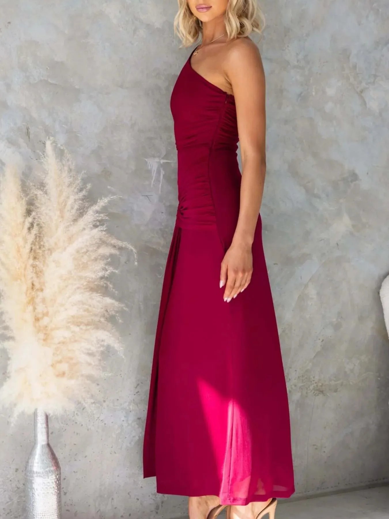 Image of One-Shoulder Cutout Bodycon Maxi Dress | Queeble.shop