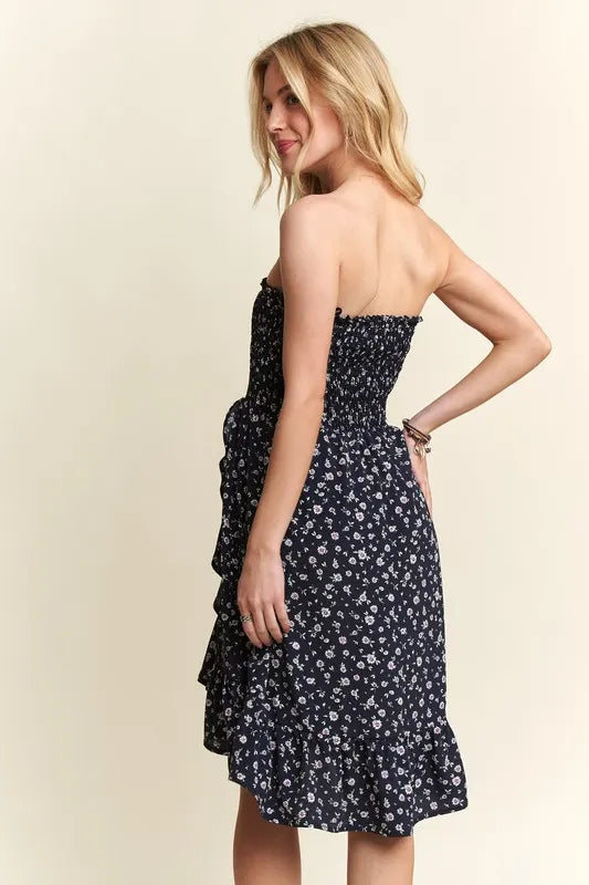 Image of ADORA Smocked Floral Tube Dress with Pockets | Queeble.shop