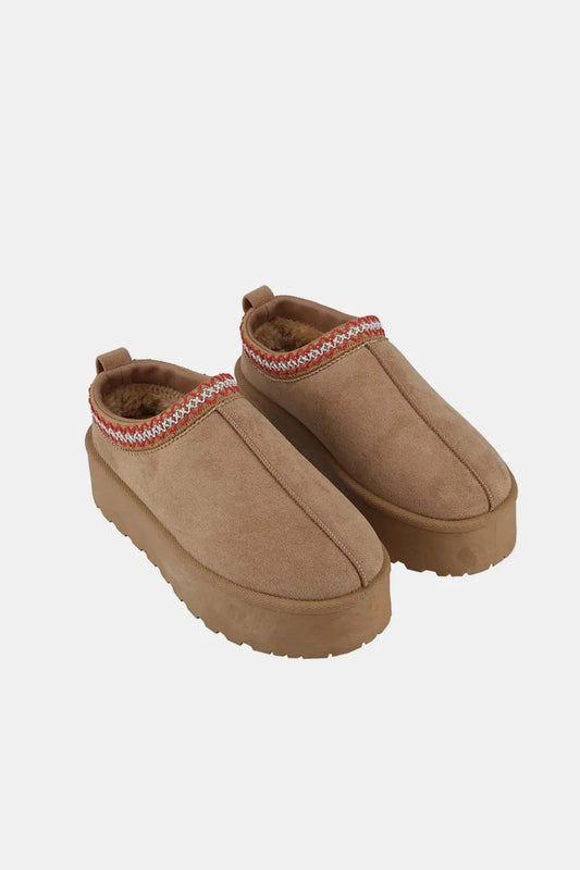 Image of Weeboo Platform Embroidered Trim Slip-On Boots | Queeble.shop