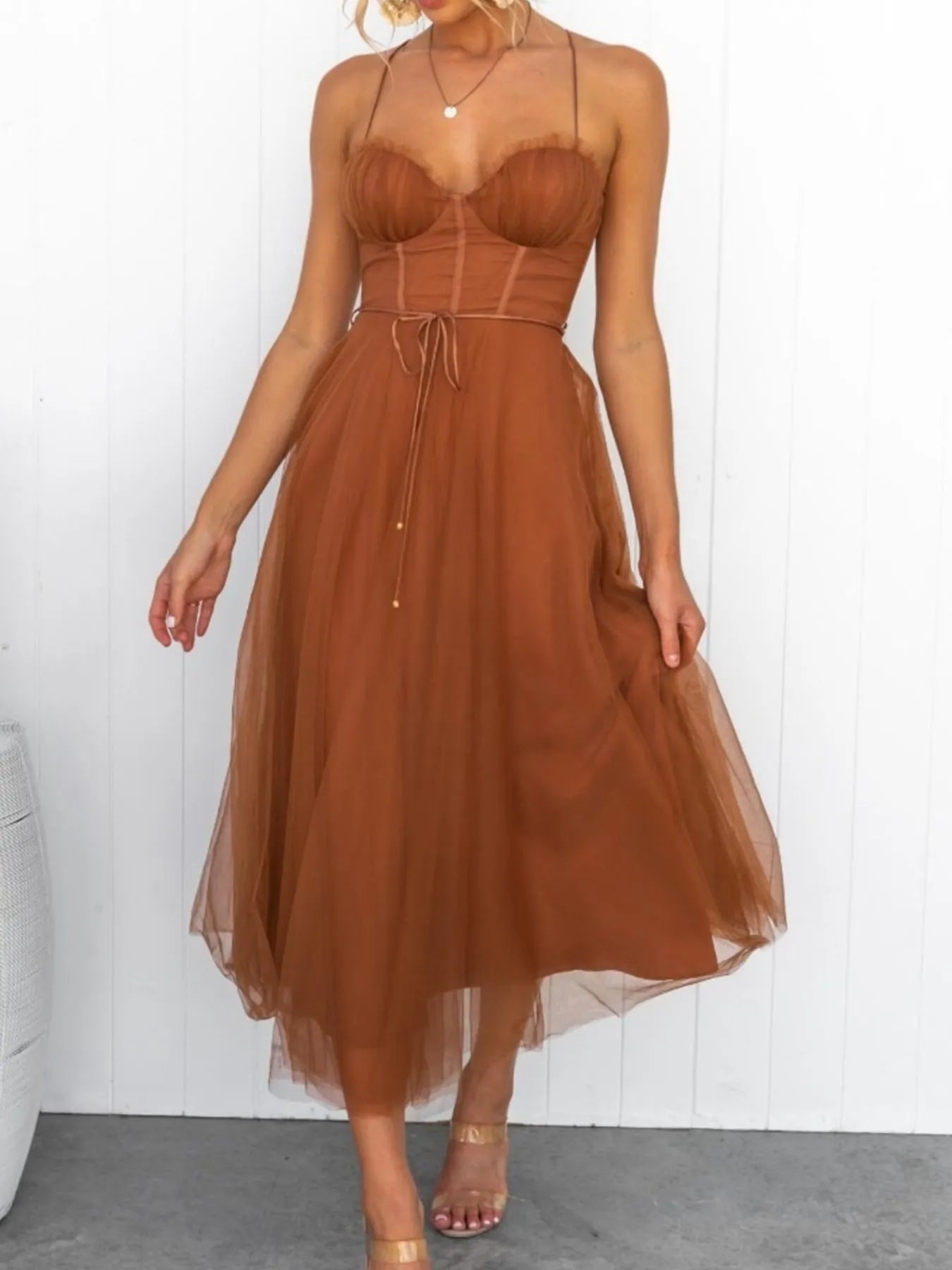 Image of Sweetheart Neck Tulle Midi Dress | Queeble.shop